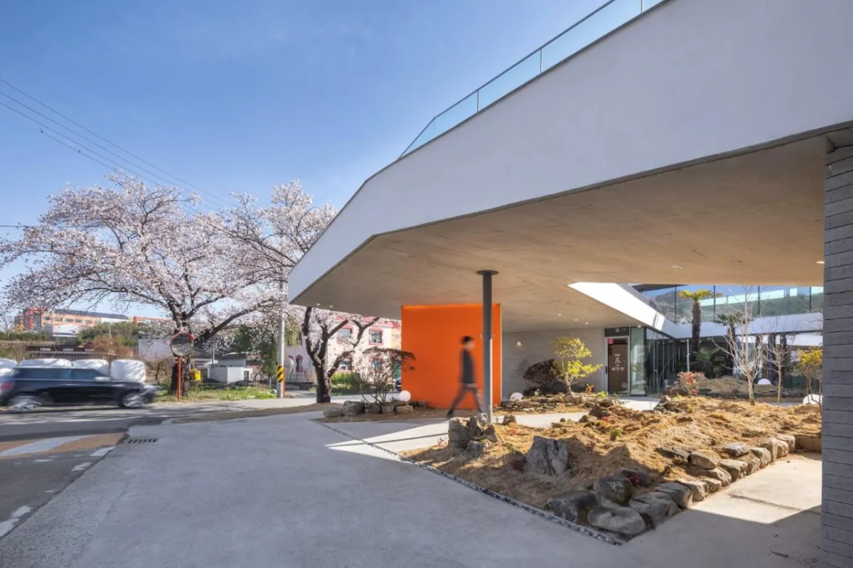 BIM建筑|Inalit 咖啡馆 / PLS Architects + Atelier MODS