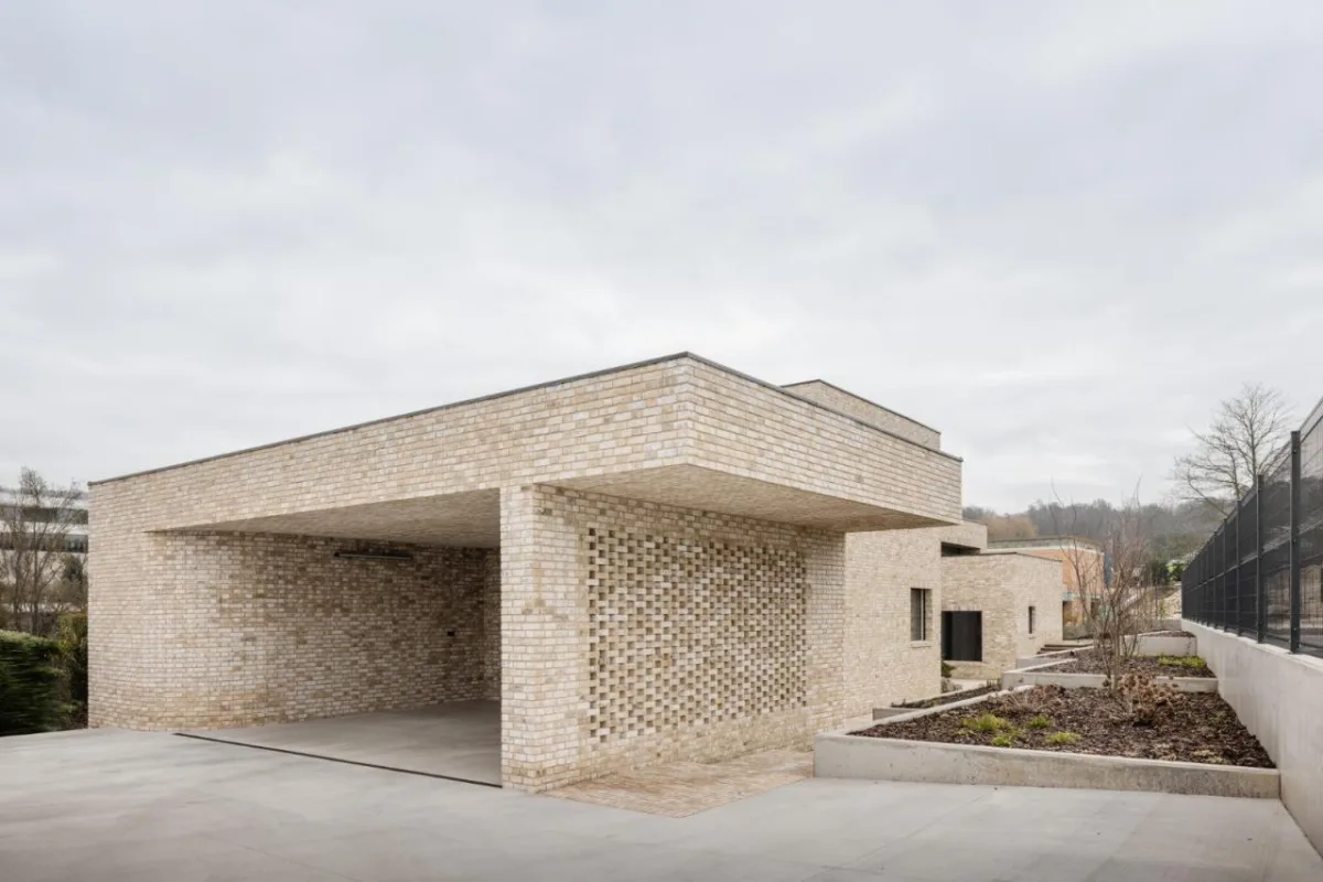 BIM建筑|独立住宅：砖房 ZáhorskéSady / ARCHITEKTI mikulaj & mikulajova