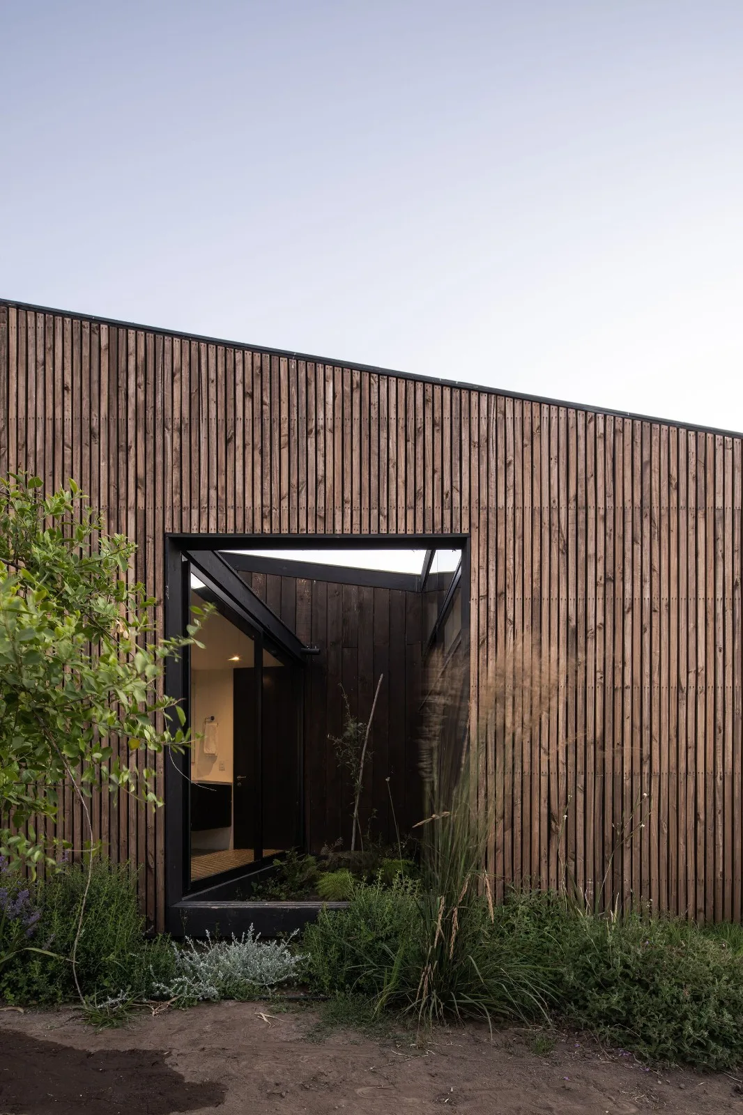 BIM建筑|拥抱海景：Pujol-Otaegui 住宅 / Raimundo Gutierrez Frías