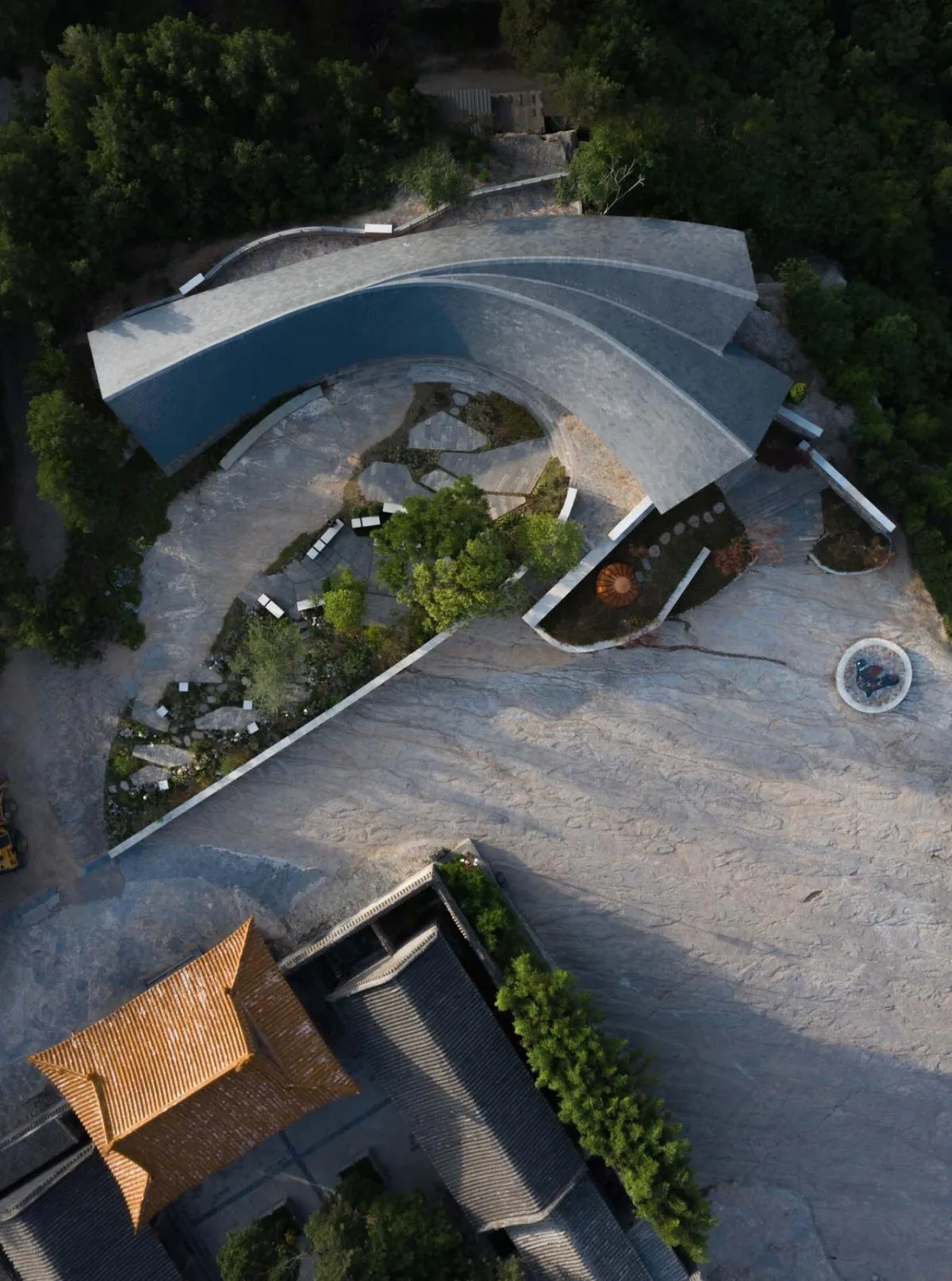 BIM建筑|咕咕来仪，大伾山悬崖驿站 / 繁星建筑工作室