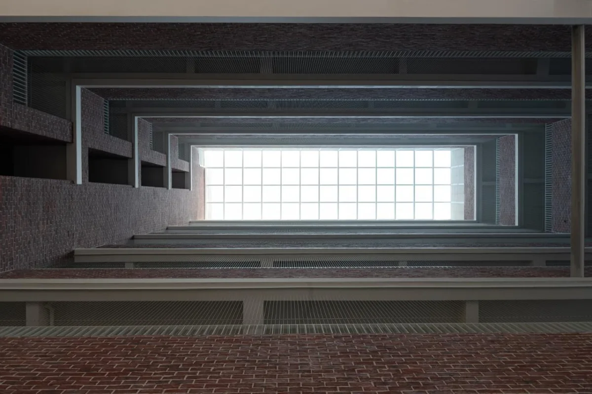 BIM建筑|几何秩序下的红砖魅力：惠州宏华学校 / 柏涛设计