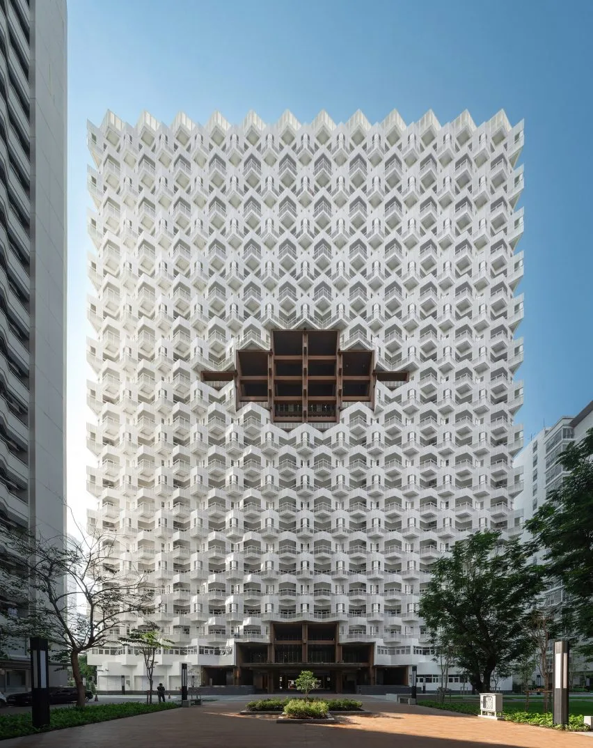 BIM建筑|泰国规划工作室设计立面曲折的公寓楼