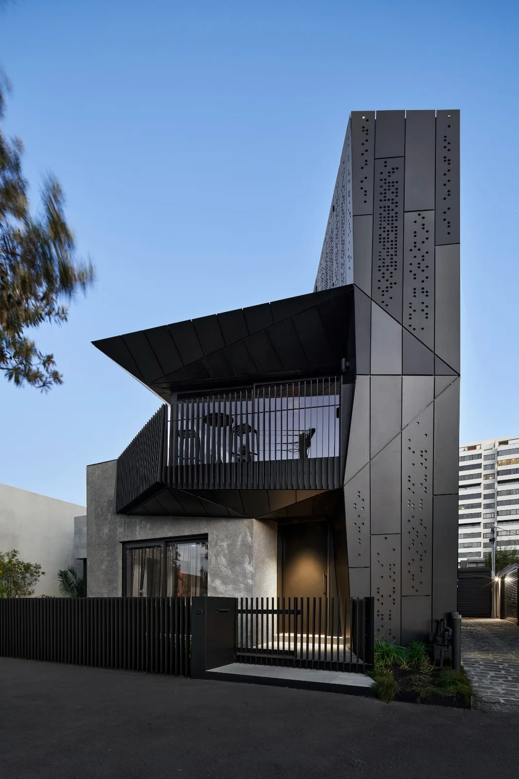 BIM建筑|戏剧化结构，哈洛德住宅 / Coy Yiontis Architects