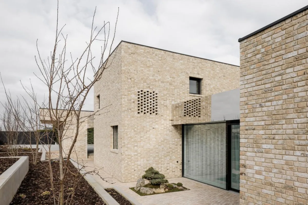 BIM建筑|独立住宅：砖房 ZáhorskéSady / ARCHITEKTI mikulaj & mikulajova