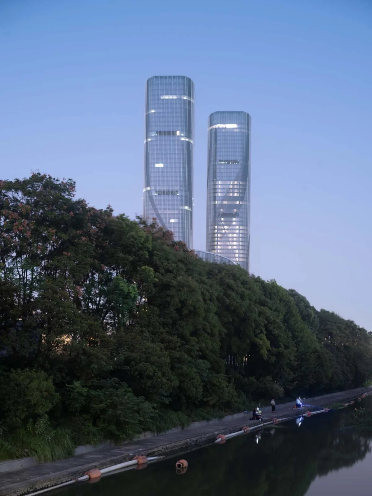 BIM建筑|钱江潮涌：杭州世茂智慧之门超高层城市综合体 / 姜平工作室