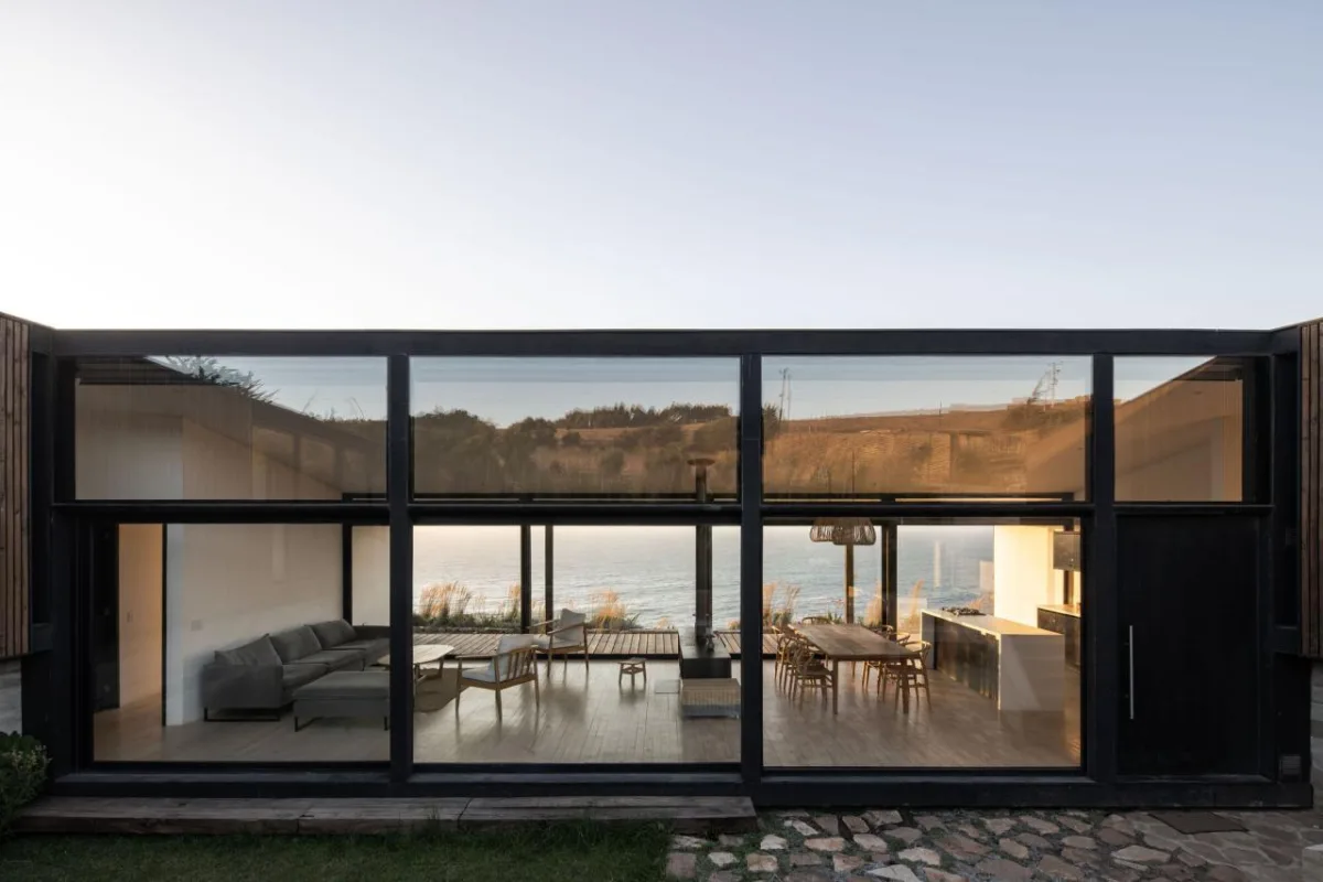 BIM建筑|拥抱海景：Pujol-Otaegui 住宅 / Raimundo Gutierrez Frías