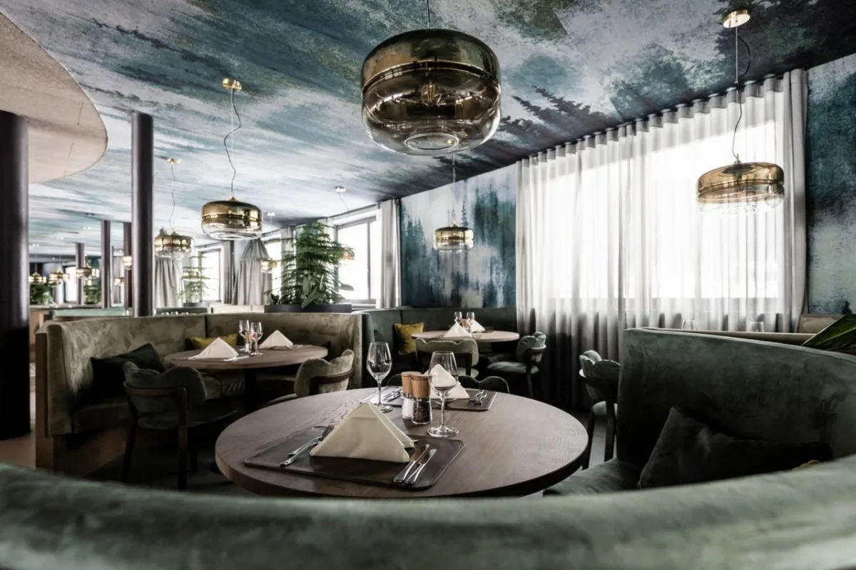 BIM建筑|金属皮肤，阿尔卑斯山下游乐场酒店 / noa* network of architecture