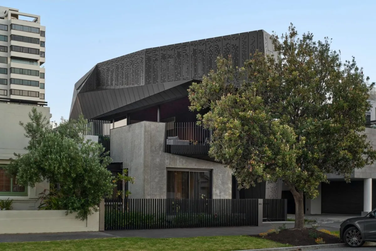 BIM建筑|戏剧化结构，哈洛德住宅 / Coy Yiontis Architects