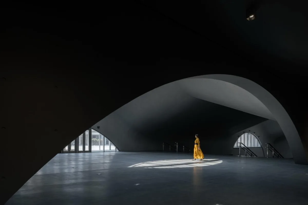 BIM建筑|全东北最大的清水混凝土巨构地下建筑：砼殿 / Wutopia Lab