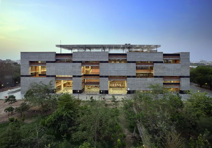 BIM建筑|艾哈迈达巴德大学中心 / Stephane Paumier Architects