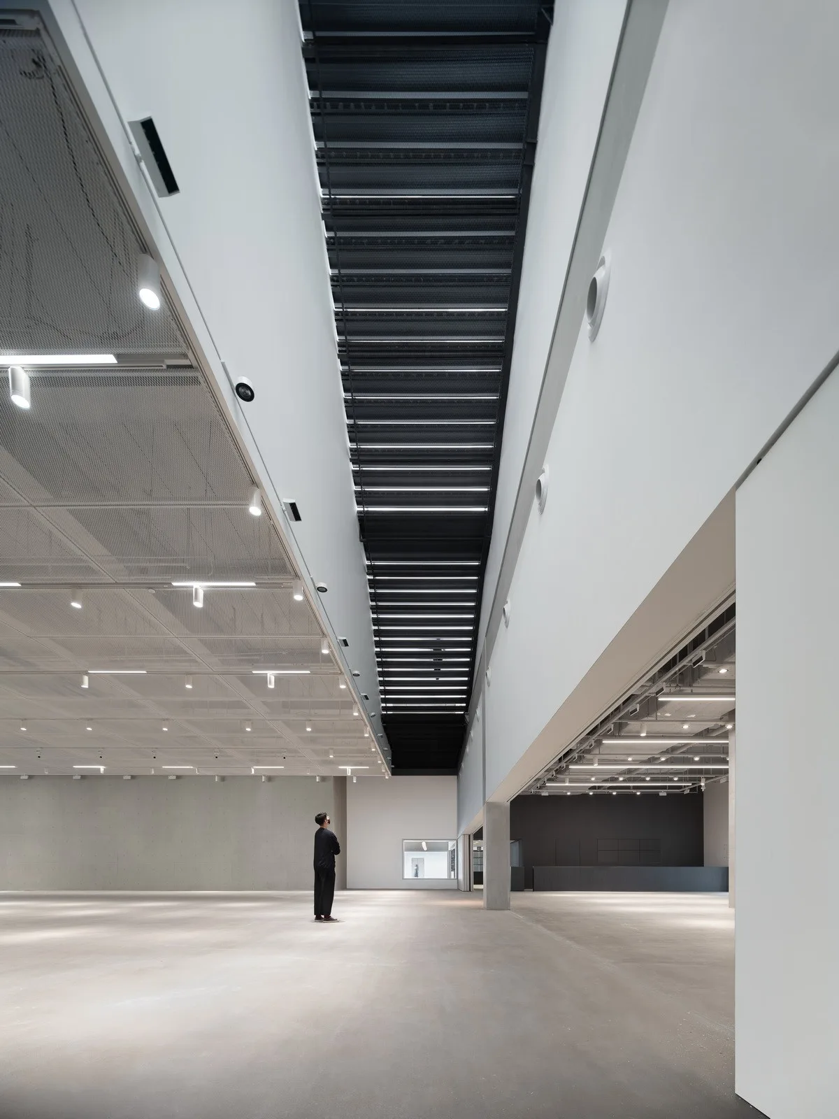 BIM建筑|掀开“白盒子”的美术馆：OCT当代艺术中心-B10馆 / URBANUS都市实践