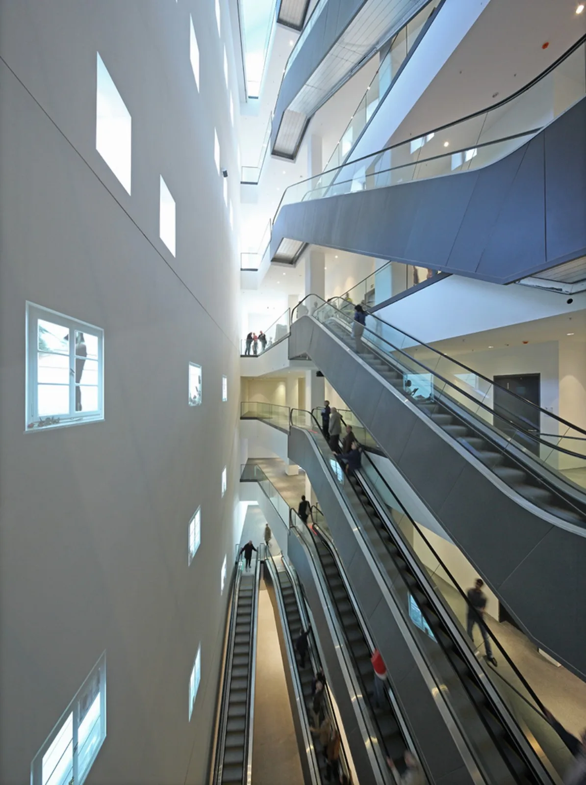 BIM建筑|德国多特蒙德U艺术创意中心及职业教育学园 / Gerber Architekten