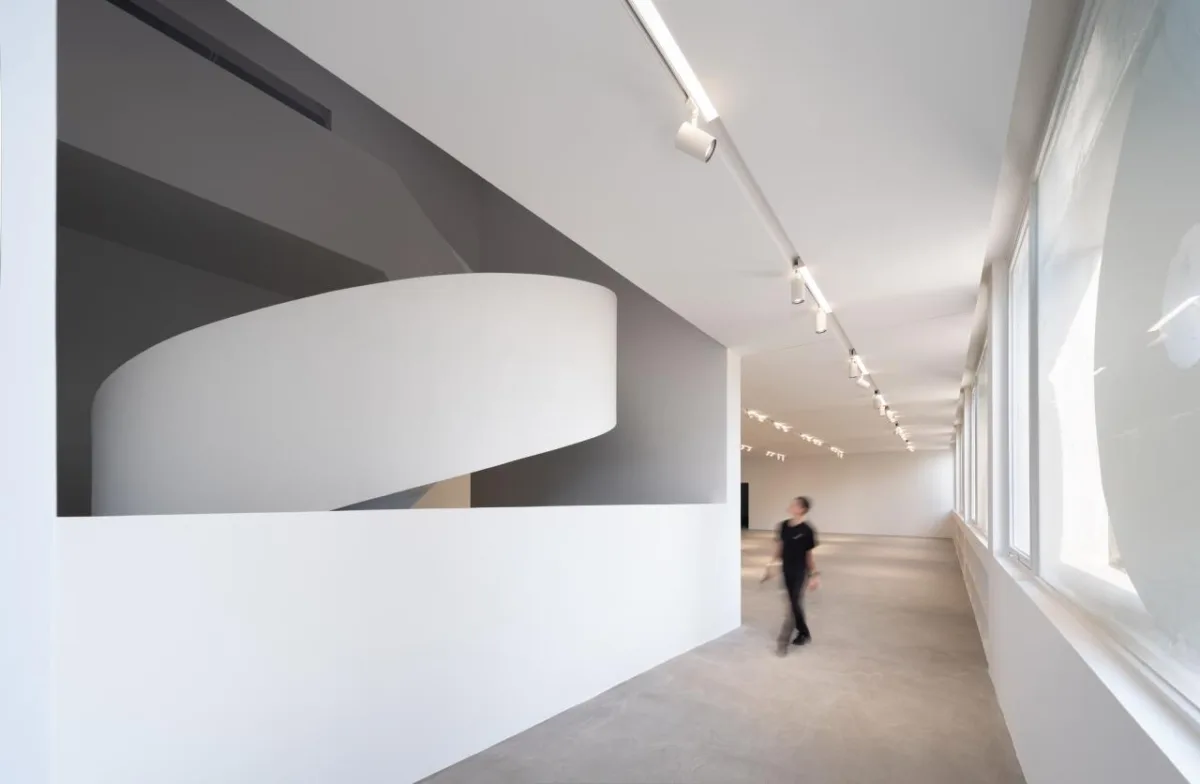 BIM建筑|掀开“白盒子”的美术馆：OCT当代艺术中心-B10馆 / URBANUS都市实践