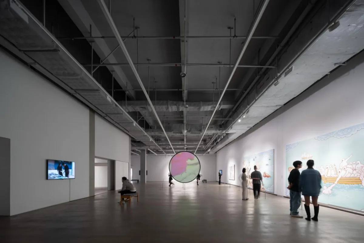 BIM建筑|掀开“白盒子”的美术馆：OCT当代艺术中心-B10馆 / URBANUS都市实践