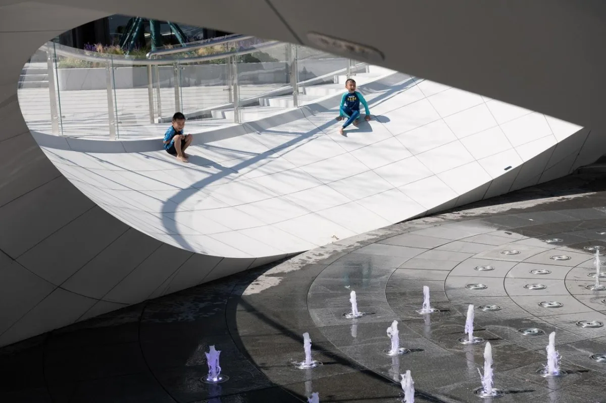 BIM建筑|景观设计：麓湖水线公园 / Lab D+H