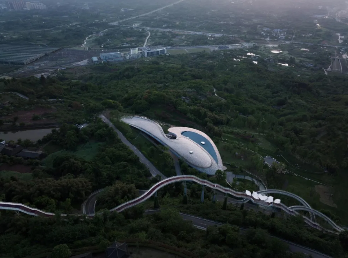 BIM建筑|龙泉山镜高空平台 / BUZZ建筑事务所