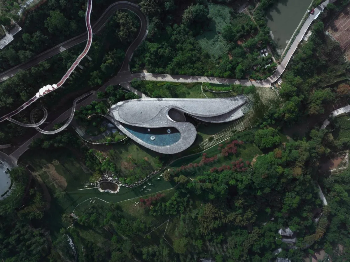 BIM建筑|龙泉山镜高空平台 / BUZZ建筑事务所