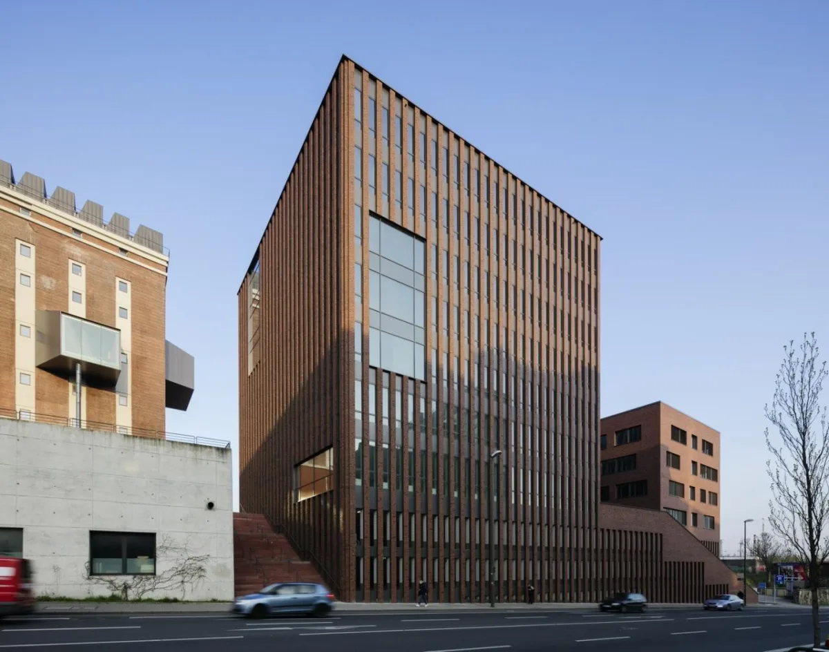 BIM建筑|德国多特蒙德U艺术创意中心及职业教育学园 / Gerber Architekten