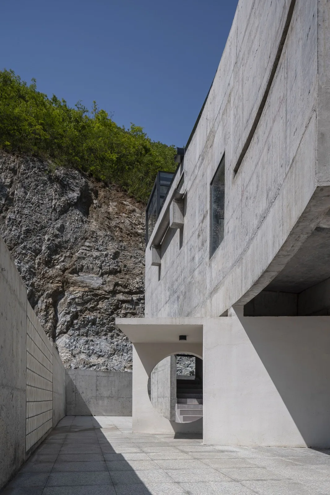 BIM建筑|崖之家 / 郦文曦建筑事务所