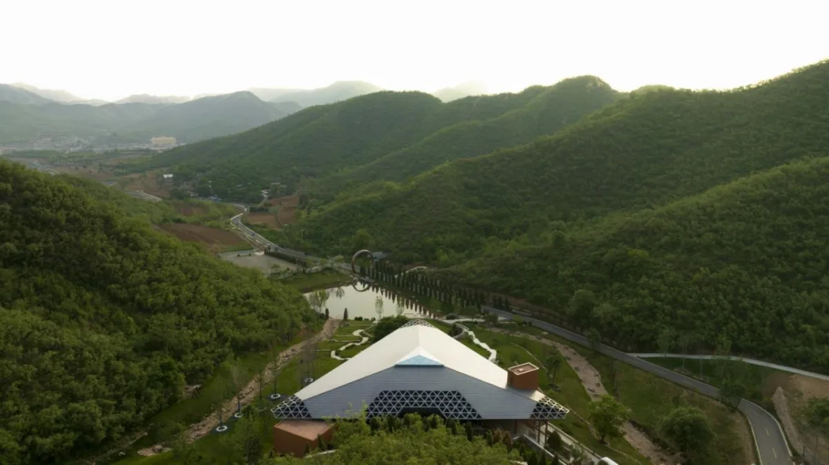 BIM建筑|化作天上的星星, 静美的灵魂栖息地：石家庄安德生命纪念公园·云镜 / 小隐建筑