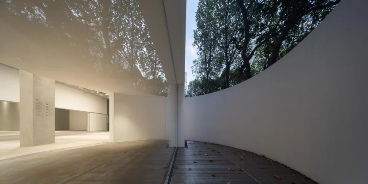 BIM建筑|掀开“白盒子”的美术馆：OCT当代艺术中心-B10馆 / URBANUS都市实践