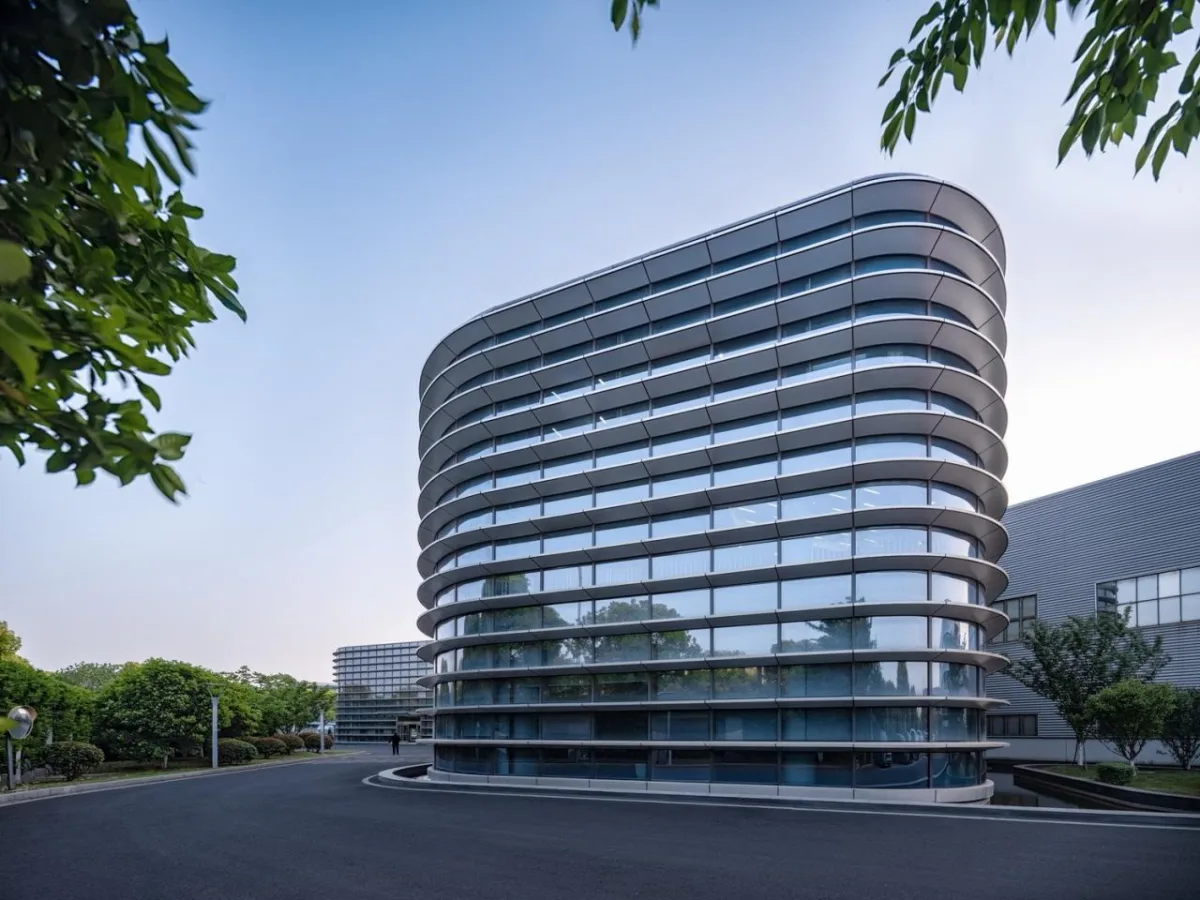 BIM建筑|苏南民营企业发展的建筑样本：航亚科技总部办公楼 / 米丈建筑