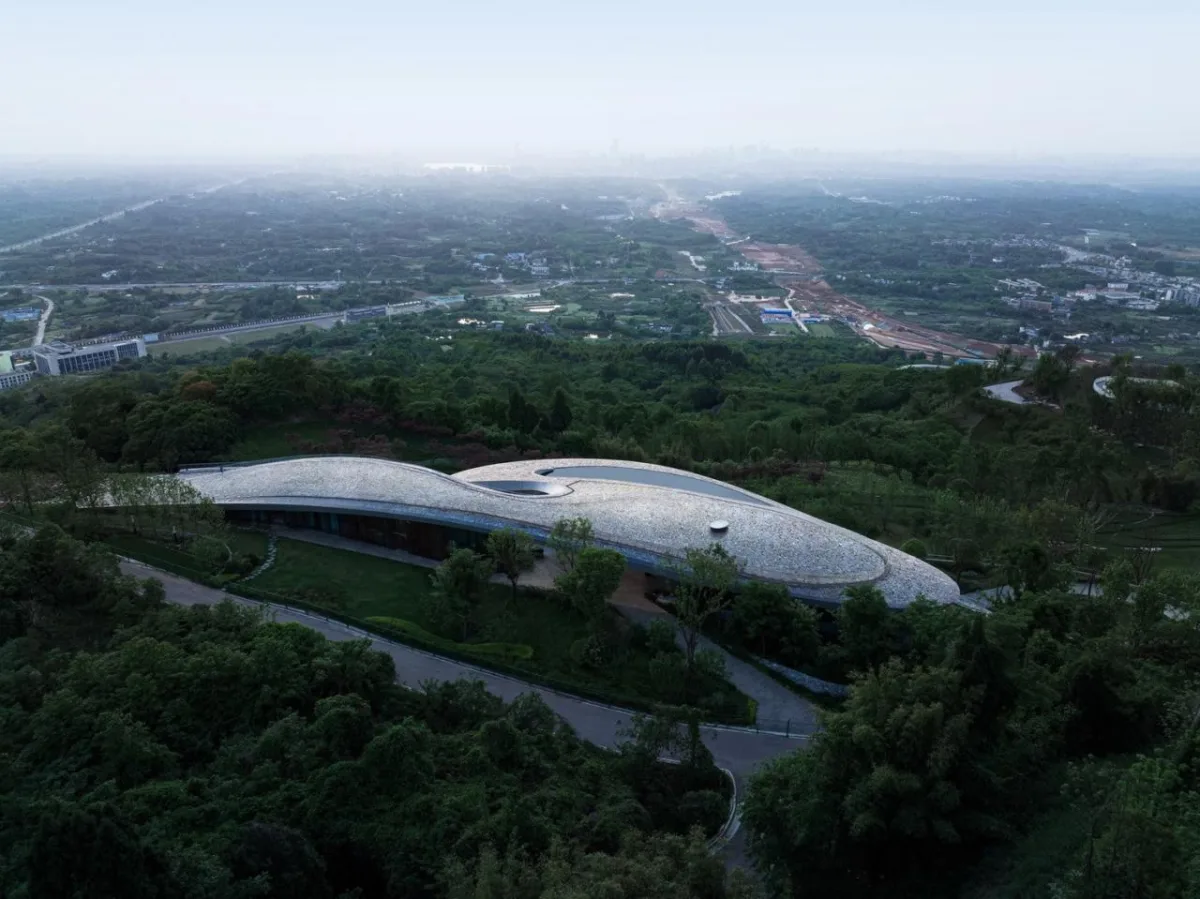 BIM建筑|龙泉山镜高空平台 / BUZZ建筑事务所