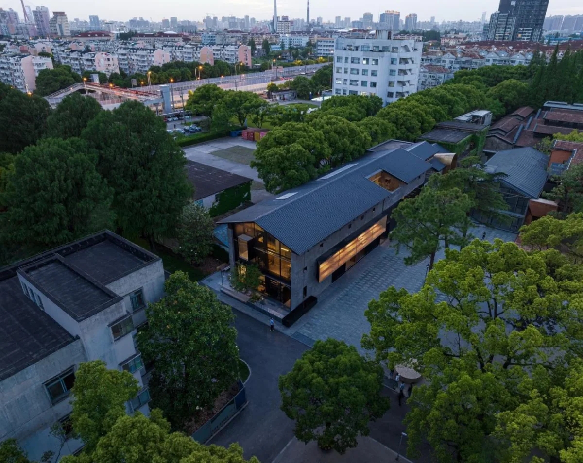 BIM建筑|虚怀若谷，犹如半仓：半仓，上海 / 本哲建筑
