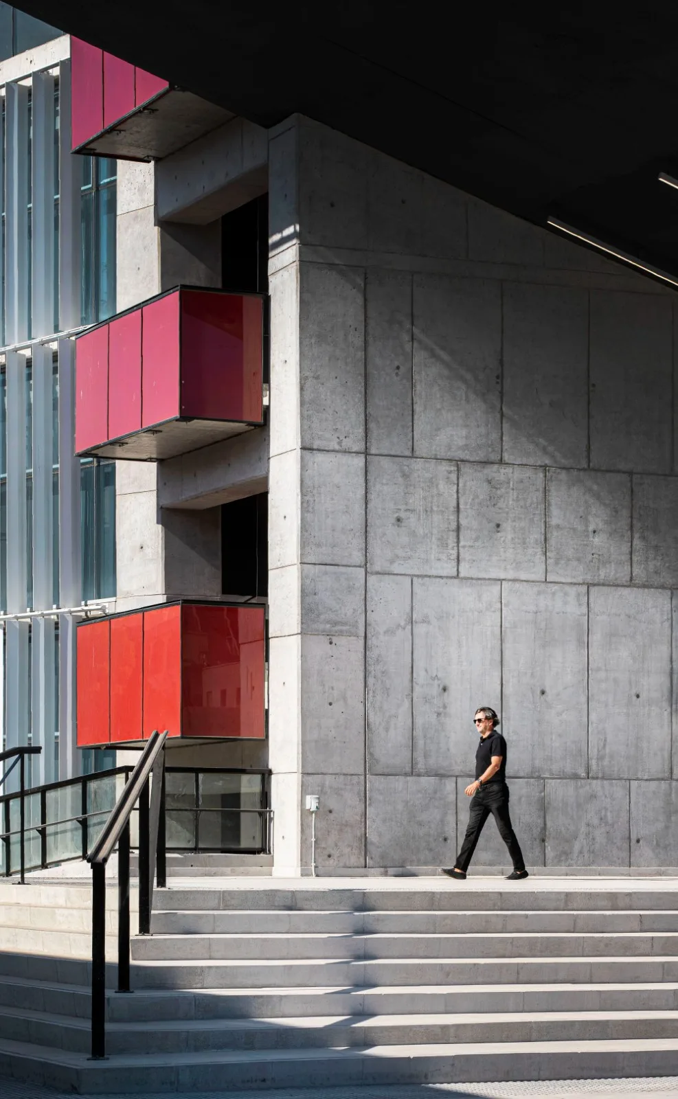 BIM建筑|楼梯漫步，圣地亚哥大学商业与经济学院 FAE / Marsino Arquitectura