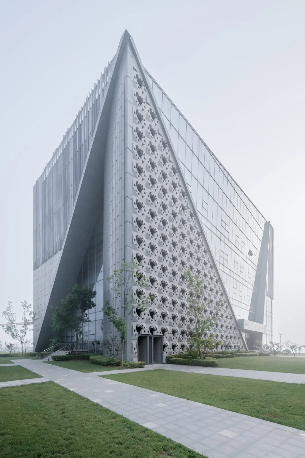 BIM建筑|OMC时尚发布中心 / 时境建筑