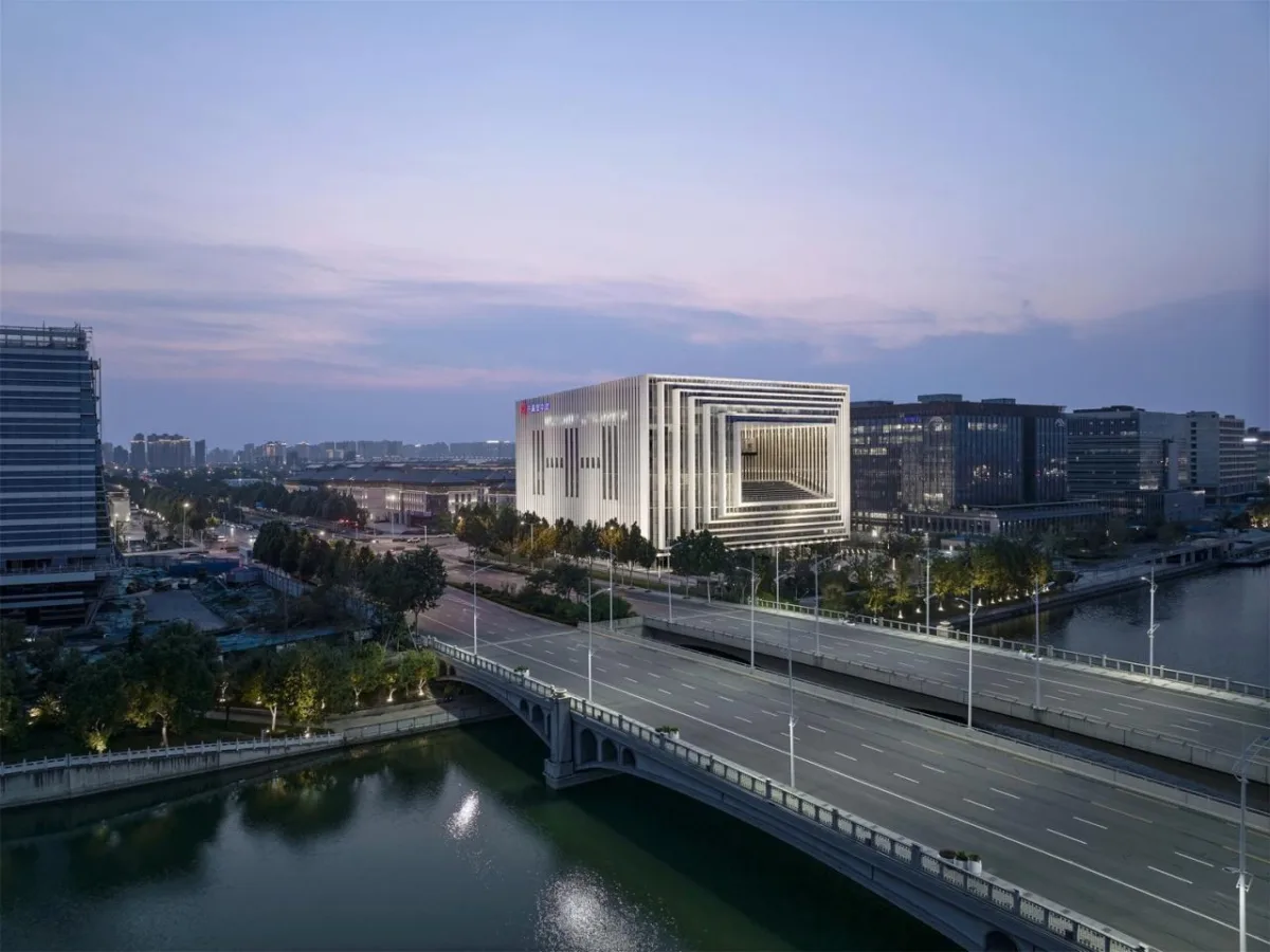BIM建筑|时空之窗——龙湖国际中心 / 华都设计HDD