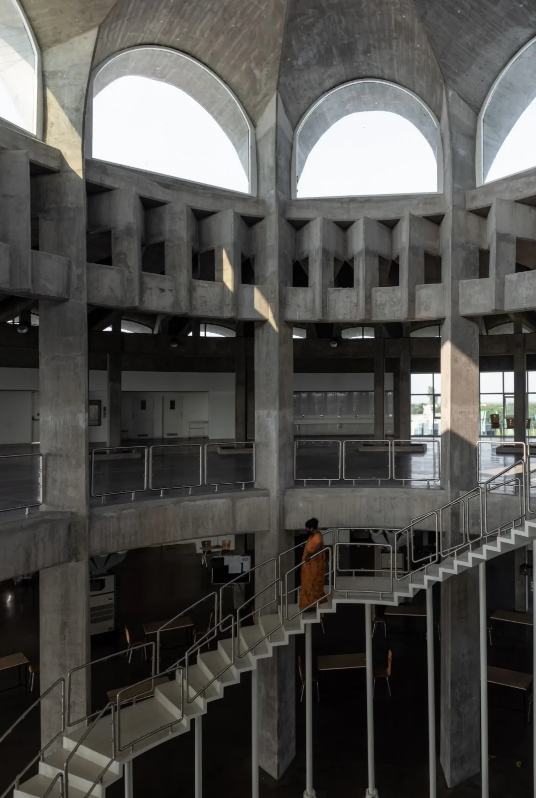 BIM建筑|秩序城堡，Sanand 工厂 / Studio Saar