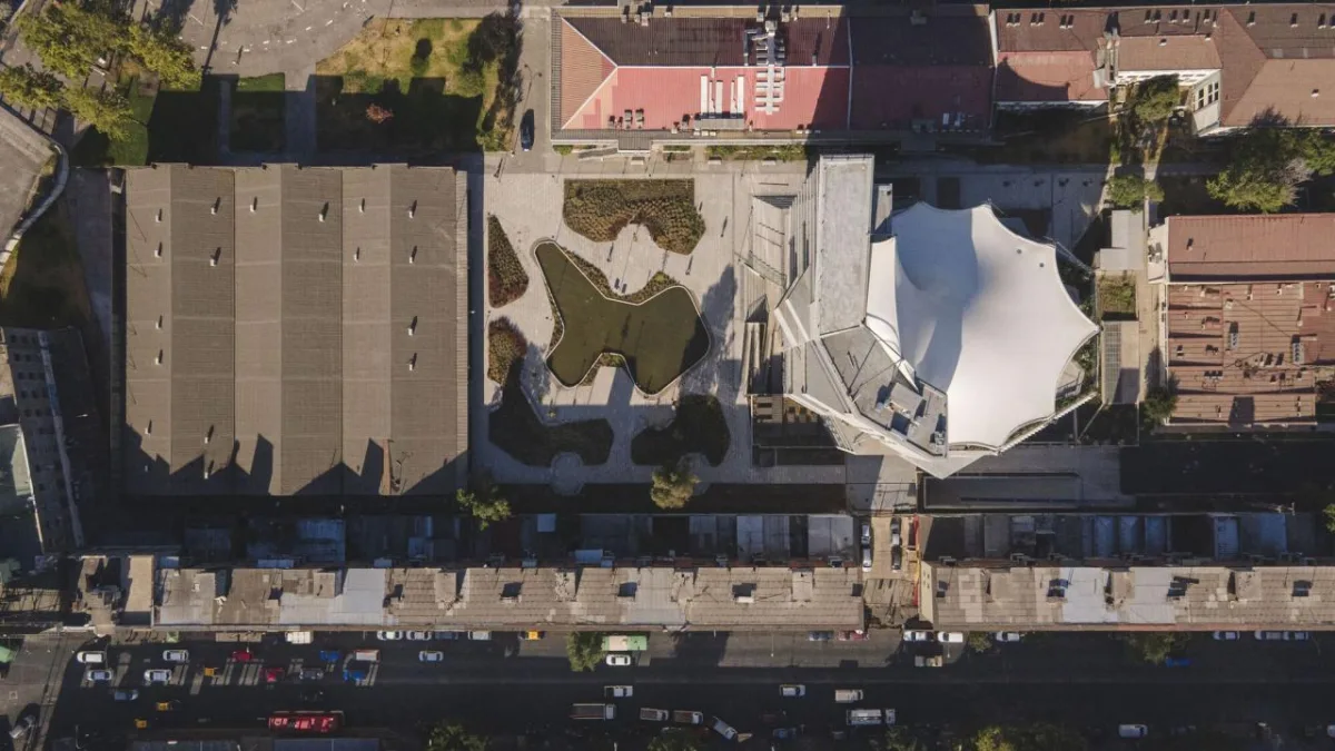 BIM建筑|楼梯漫步，圣地亚哥大学商业与经济学院 FAE / Marsino Arquitectura