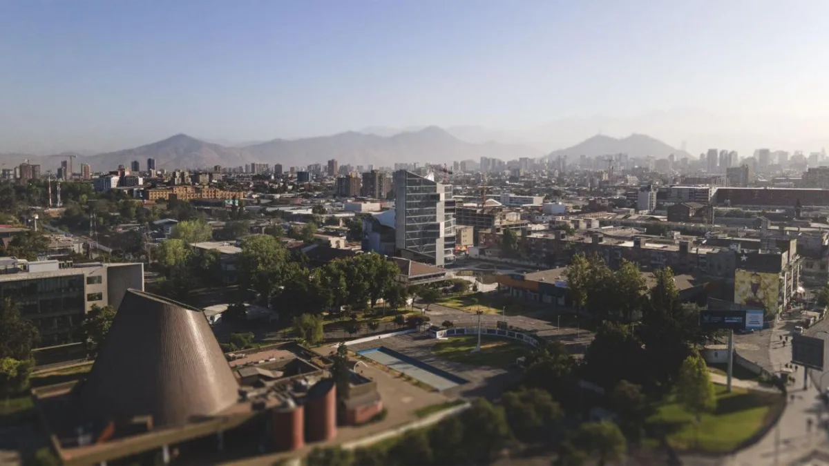 BIM建筑|楼梯漫步，圣地亚哥大学商业与经济学院 FAE / Marsino Arquitectura