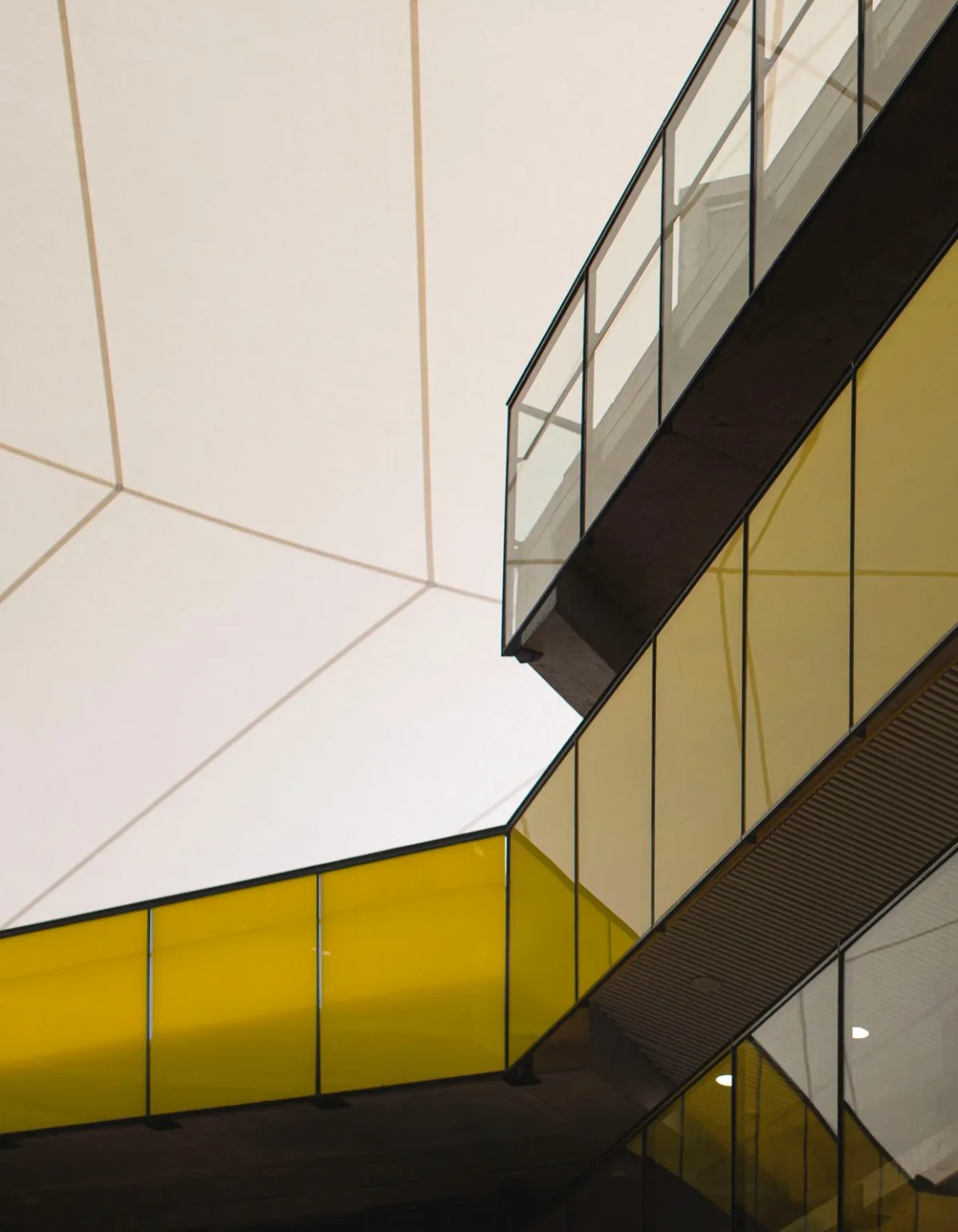 BIM建筑|楼梯漫步，圣地亚哥大学商业与经济学院 FAE / Marsino Arquitectura