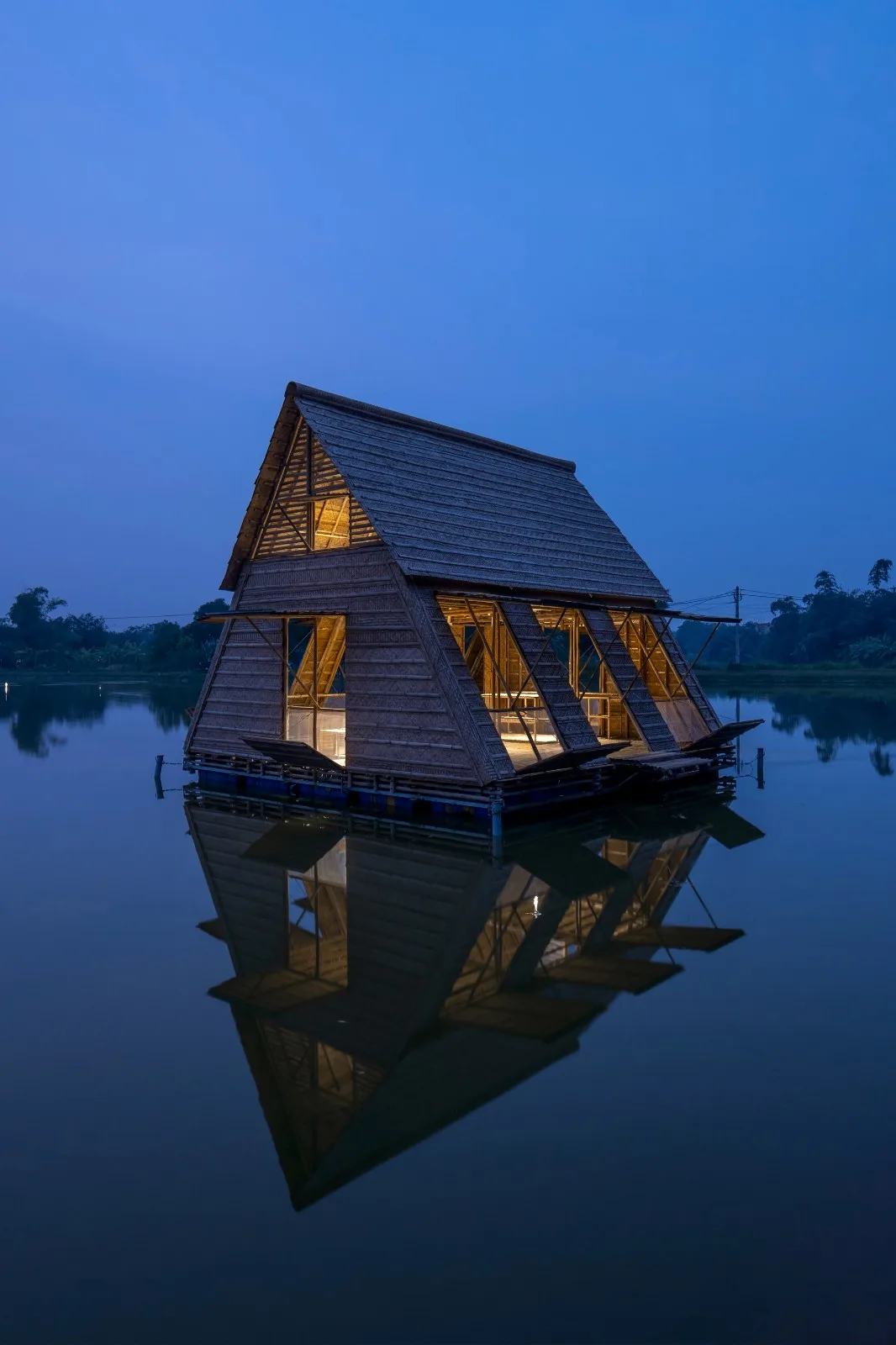 BIM建筑|适应气候变化，漂浮竹屋 / H&P Architects