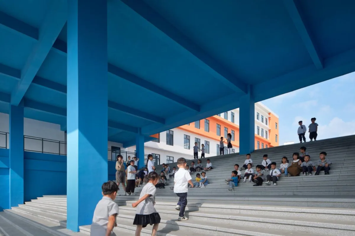 BIM建筑|县城里的新学校：送你一匹小马 / 上海立木建筑规划