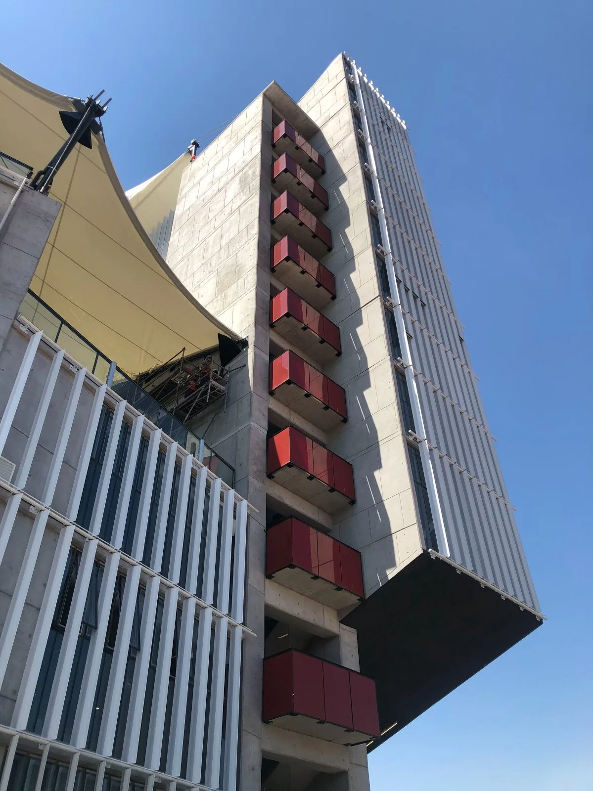 BIM建筑|楼梯漫步，圣地亚哥大学商业与经济学院 FAE / Marsino Arquitectura