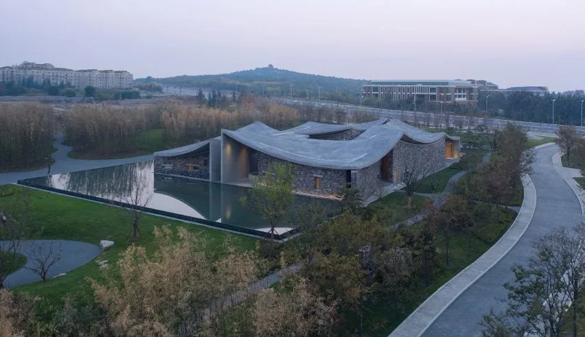 BIM建筑|朱锫工作室设计波浪形混凝土屋顶艺术中心