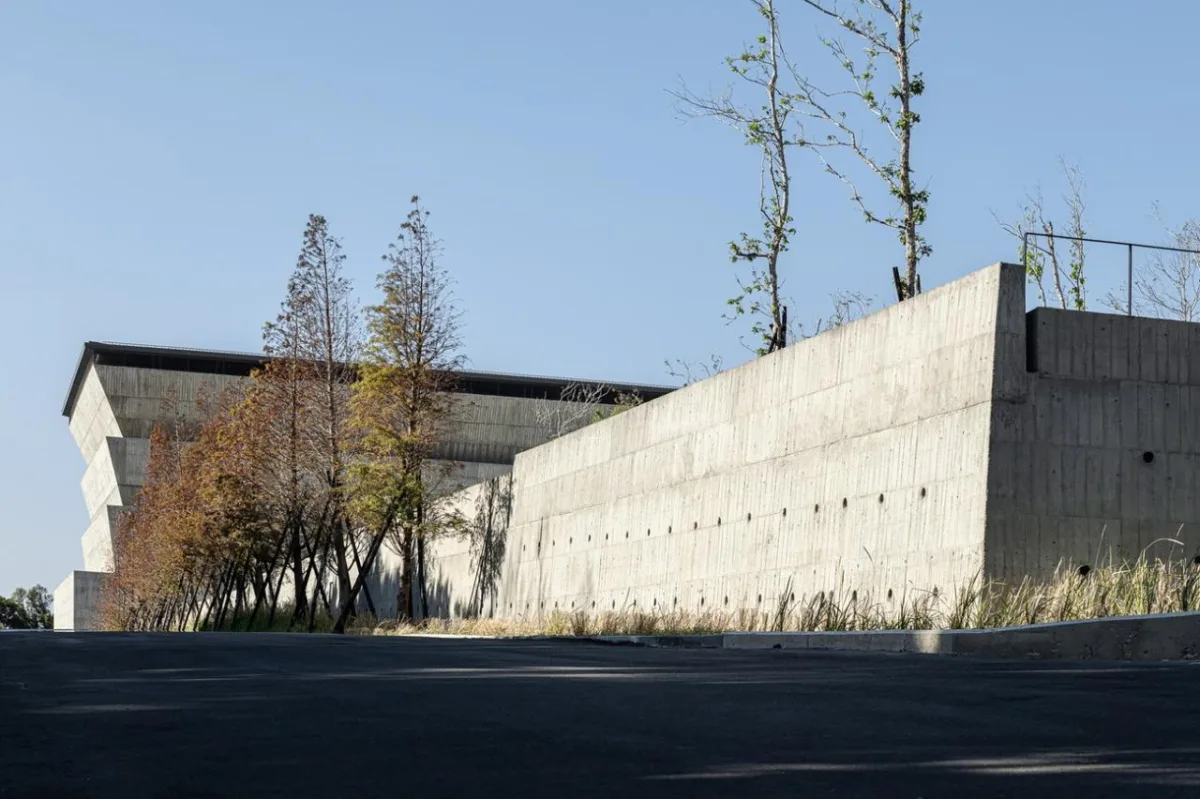 BIM建筑|山中骨灰安置所 / Behet Bondzio Lin Architekten