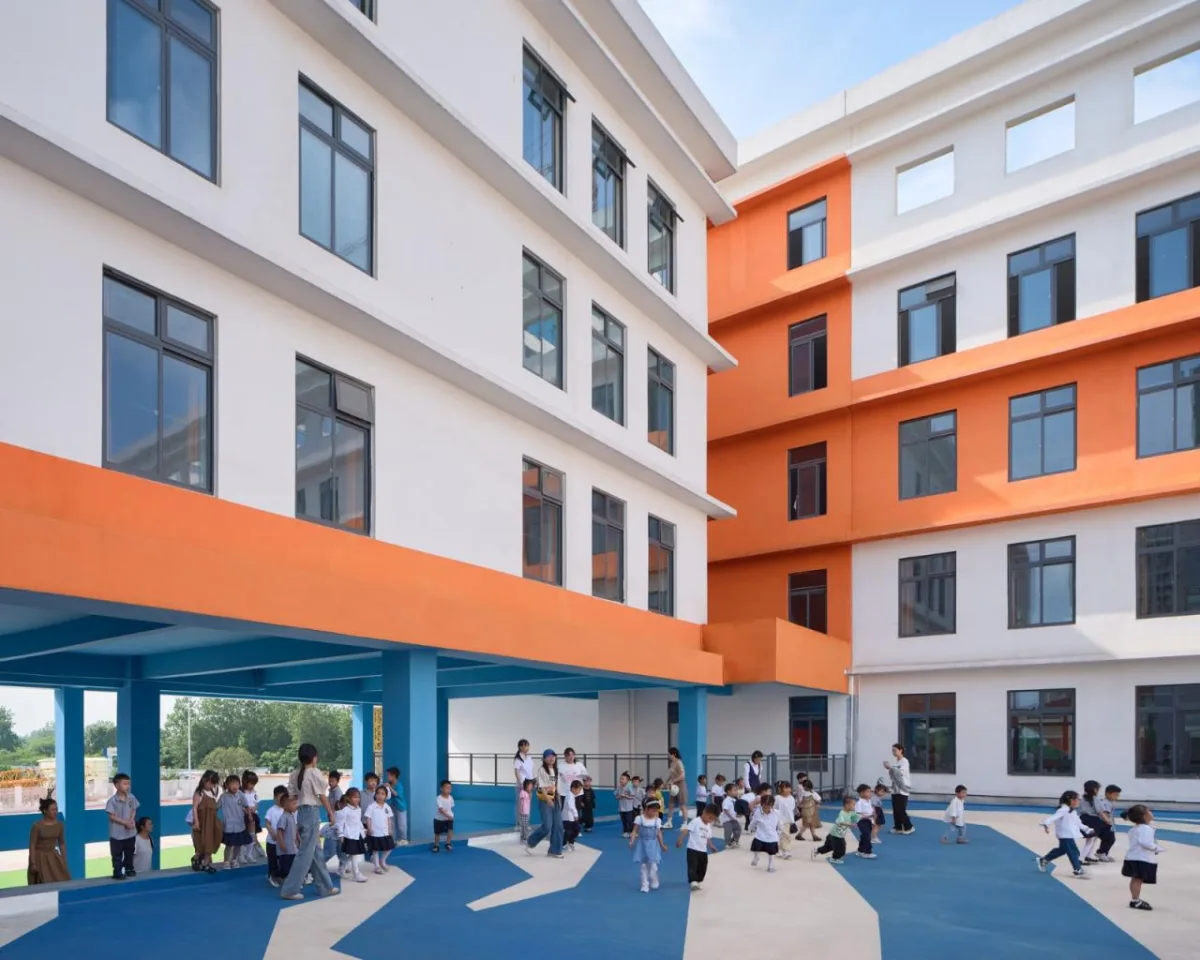 BIM建筑|县城里的新学校：送你一匹小马 / 上海立木建筑规划