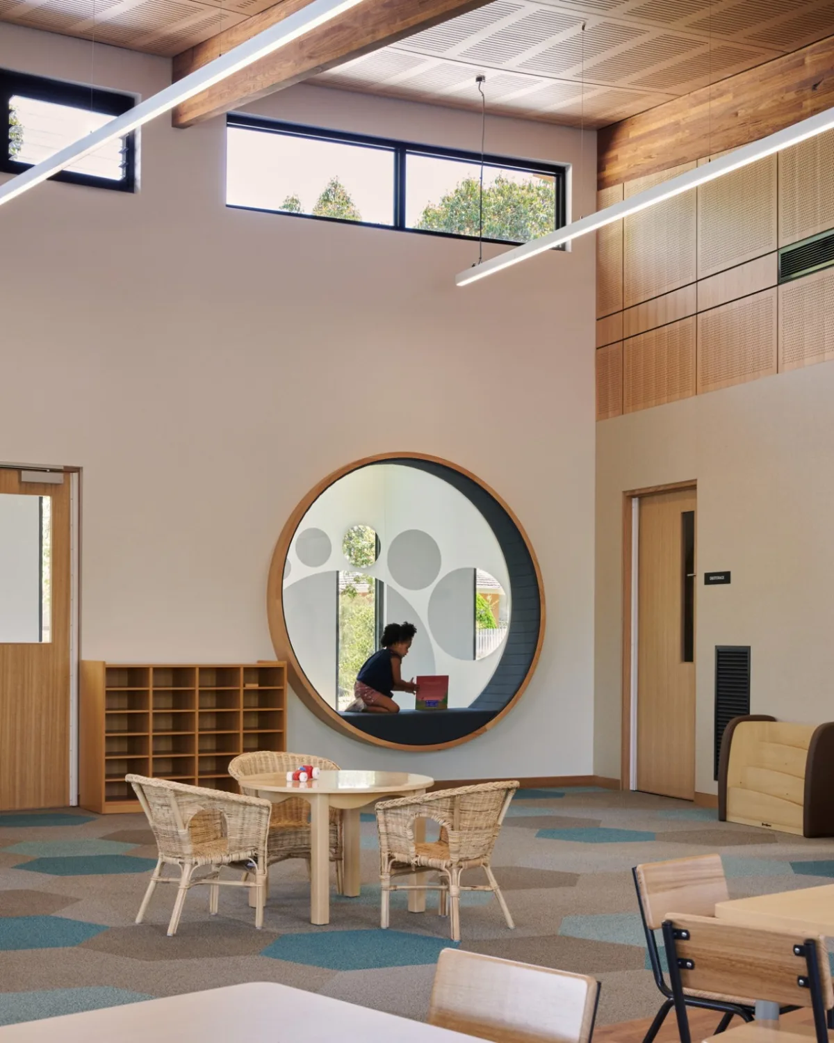 BIM建筑|抱树而建，Wellington 亲子中心 / AOA Christopher Peck