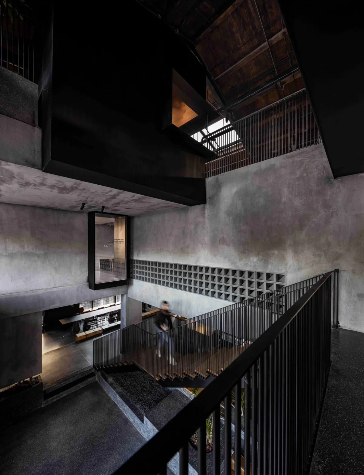 BIM建筑|虚怀若谷，犹如半仓：半仓，上海 / 本哲建筑