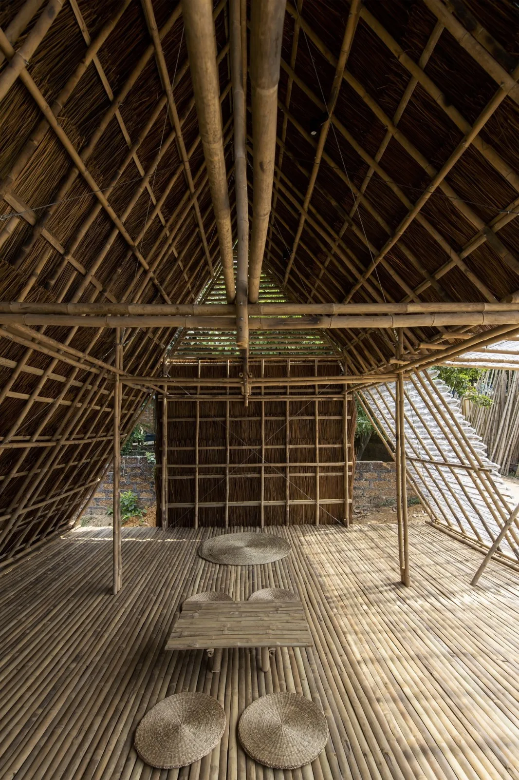 BIM建筑|适应气候变化，漂浮竹屋 / H&P Architects