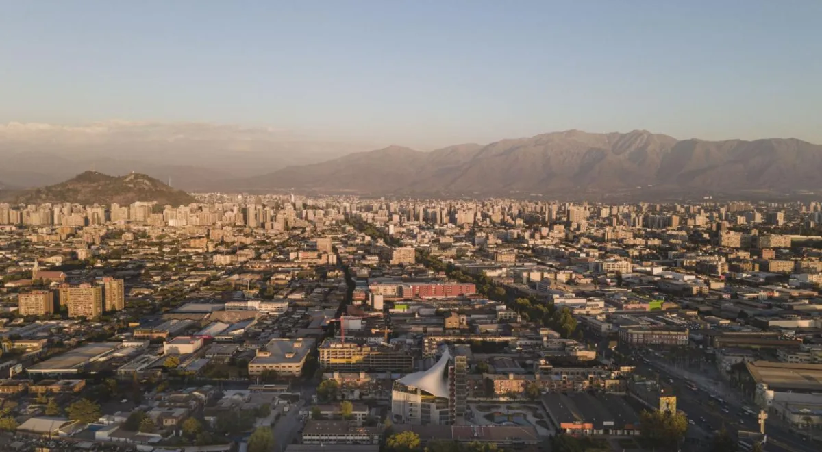 BIM建筑|楼梯漫步，圣地亚哥大学商业与经济学院 FAE / Marsino Arquitectura