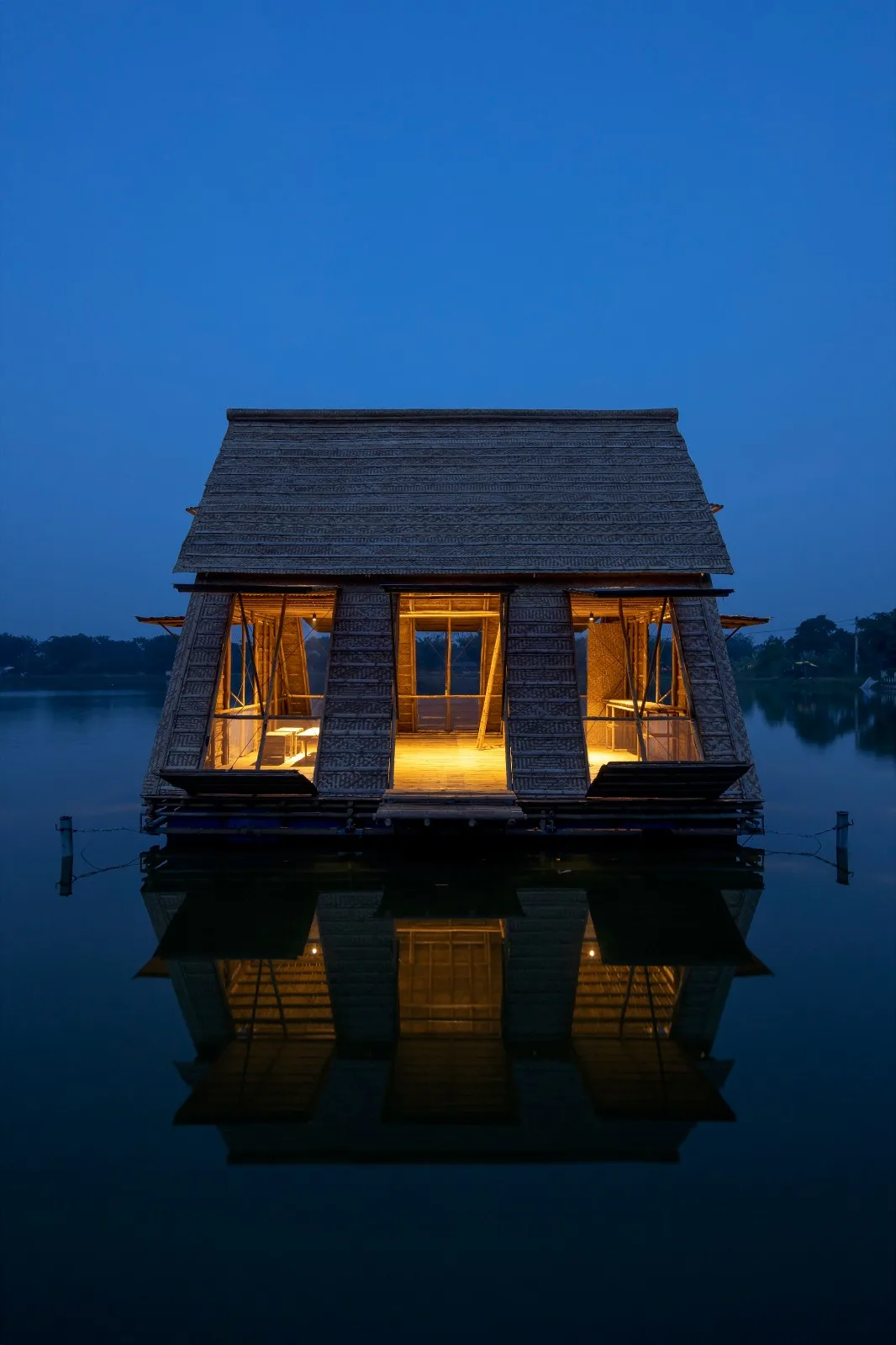 BIM建筑|适应气候变化，漂浮竹屋 / H&P Architects