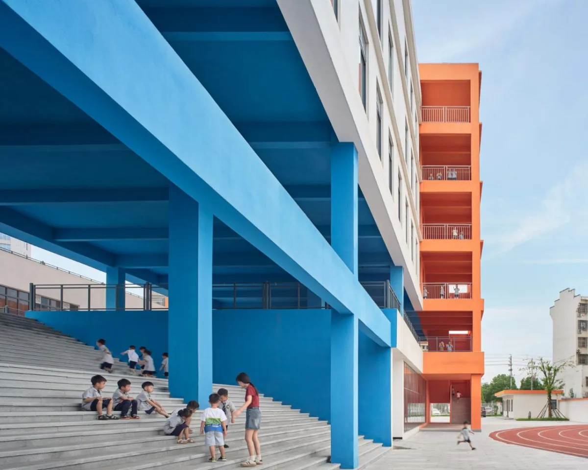 BIM建筑|县城里的新学校：送你一匹小马 / 上海立木建筑规划