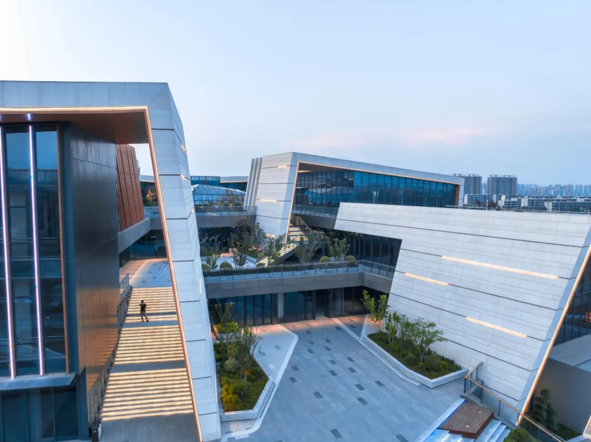 BIM建筑|山之谷：郑州·深业健康城 / 柏涛建筑
