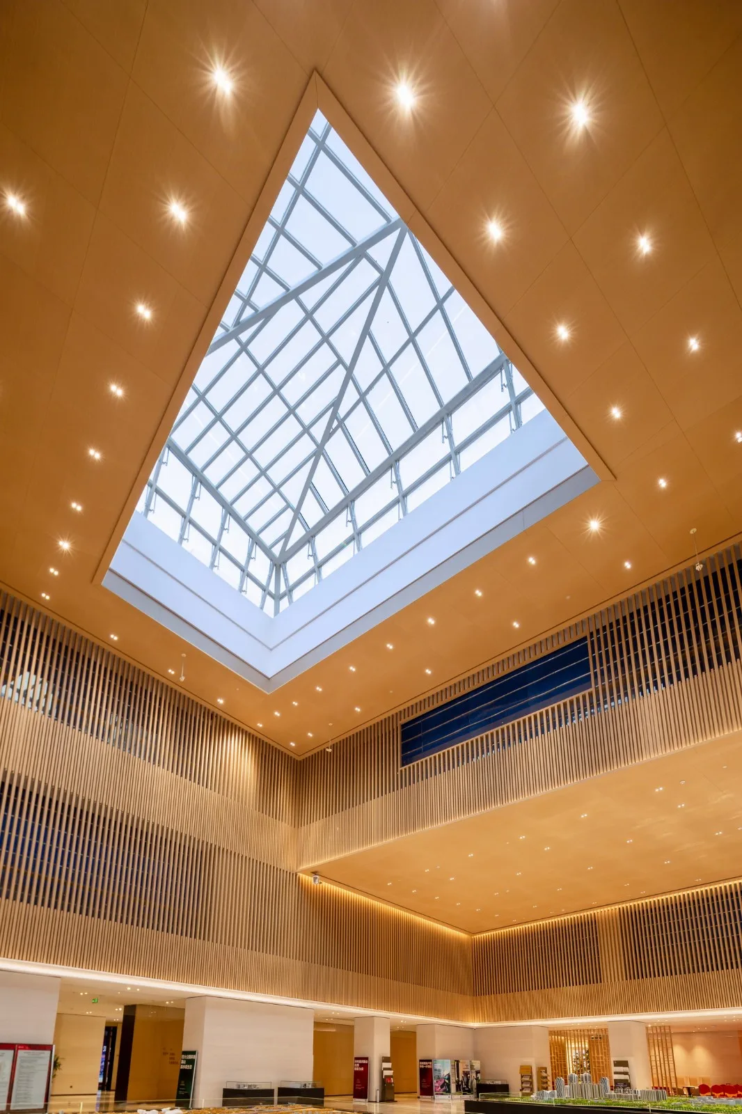 BIM建筑|山之谷：郑州·深业健康城 / 柏涛建筑