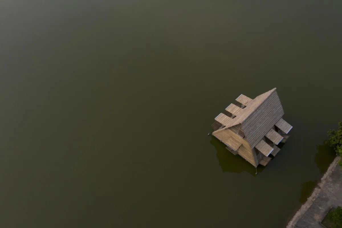 BIM建筑|适应气候变化，漂浮竹屋 / H&P Architects